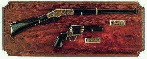 Mini-puska-a-revolver-na-podlozce